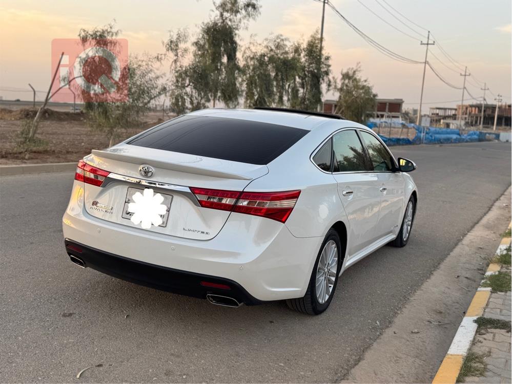 تويوتا أفالون